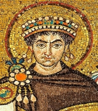 Мозаїка Юстиніана I, c.547 - Візантійські Мозіїки - WikiArt.org